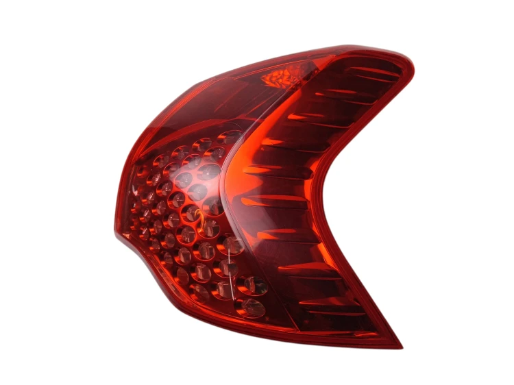 LAMPA PRAWY TYŁ PEUGEOT 3008 I (2009-2013) 1.6 e-HDI 112KM