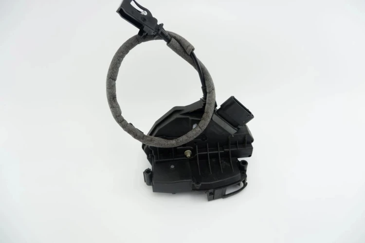 ZAMEK DRZWI PRAWY PRZÓD FORD FOCUS MK3 LIFT (2014-2018) 1.6 Ti-VCT 105 KM B