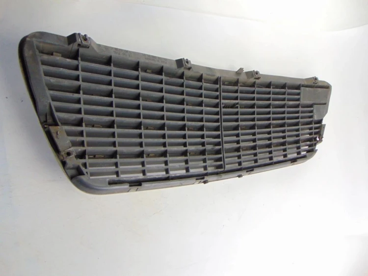 ATRAPA GRILL MERCEDES E W210 (1995-1999) 2.3 BENZ 2108800583