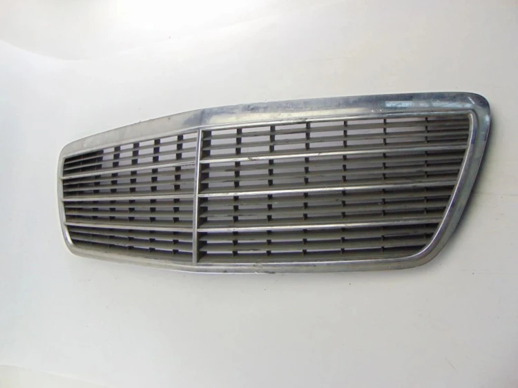 ATRAPA GRILL MERCEDES E W210 (1995-1999) 2.3 BENZ 2108800583