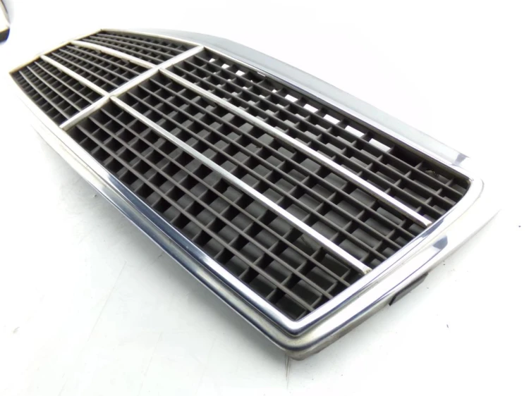 ATRAPA GRILL MERCEDES C W202 1.8 16V
