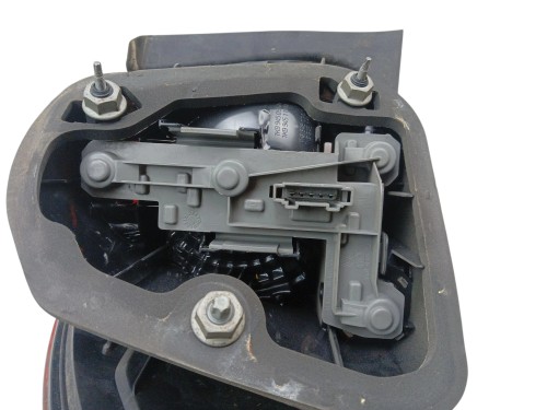 LAMPA PRAWY TYŁ VOLKSWAGEN GOLF VI (2008-2014) 1.6 TDI 105KM