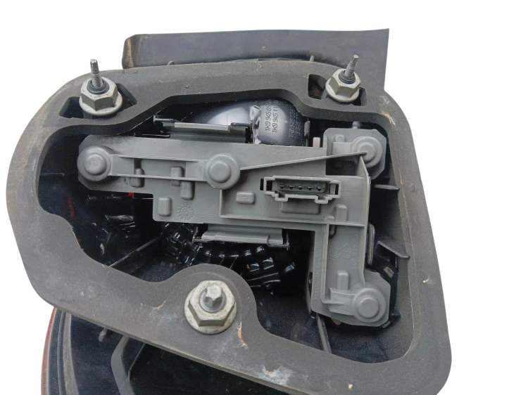 LAMPA PRAWY TYŁ VOLKSWAGEN GOLF VI (2008-2014) 1.6 TDI 105KM