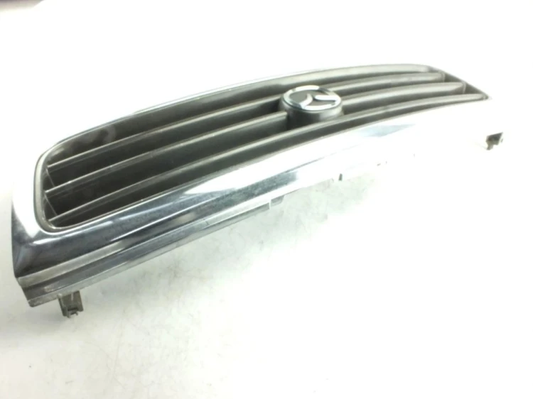 ATRAPA GRILL MAZDA MPV (1995-1998)