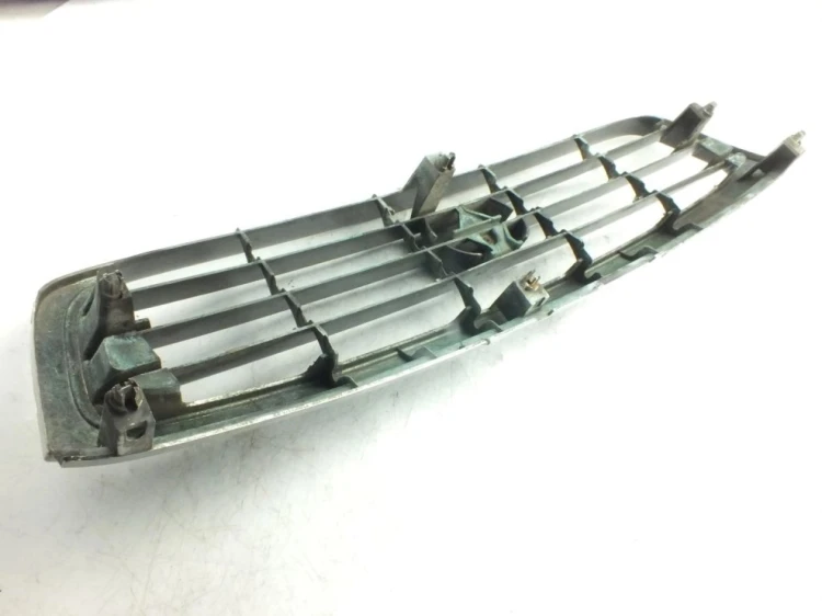 ATRAPA GRILL MAZDA MPV (1995-1998)