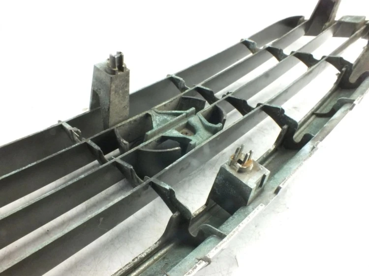 ATRAPA GRILL MAZDA MPV (1995-1998)