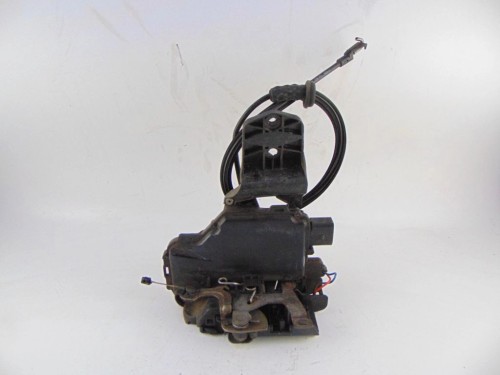 ZAMEK DRZWI PRAWY PRZÓD VOLKSWAGEN GOLF IV 1.6 SR