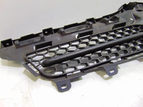ATRAPA GRILL TOYOTA COROLLA VERSO II (2004-2009) 531110F030