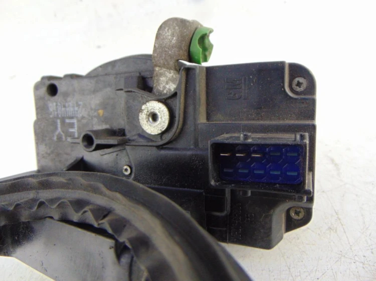 ZAMEK DRZWI PRAWY PRZÓD OPEL ASTRA II 1.6 8V 24444016