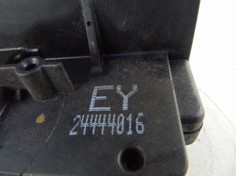 ZAMEK DRZWI PRAWY PRZÓD OPEL ASTRA II 1.6 8V 24444016