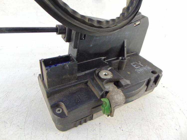 ZAMEK DRZWI PRAWY PRZÓD OPEL ASTRA II 1.6 8V 24444016
