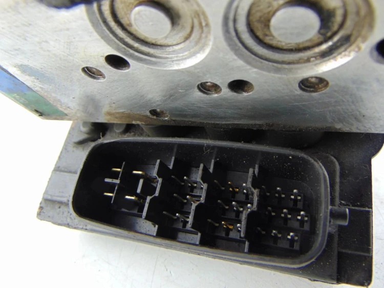 POMPA ABS MAZDA 6 I (2002-2008) GJ6E 437A0