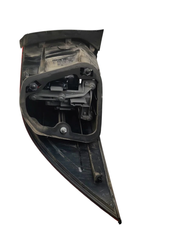 LAMPA PRAWY TYŁ VOLKSWAGEN GOLF VI (2008-2014) 1.6 TDI 105KM