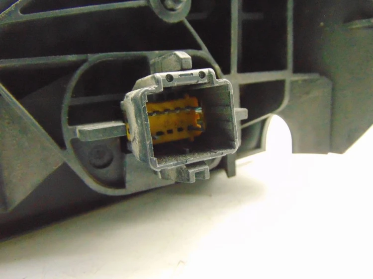 LUSTERKO PRAWE RENAULT SCENIC II LIFT (2006-2009) 2.0 16V