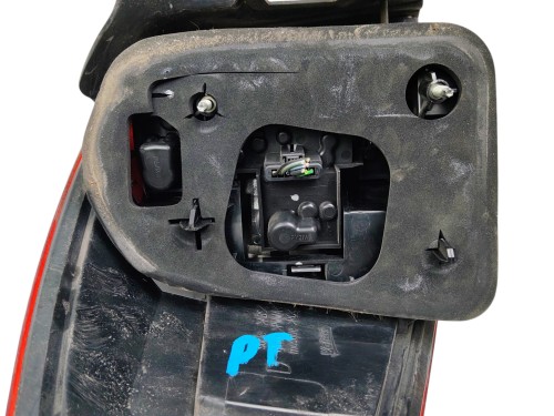 LAMPA PRAWY TYŁ RENAULT LAGUNA III (2007-2010) 2.0 DCI 131KM
