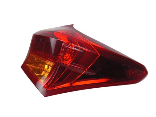 LAMPA PRAWY TYŁ TOYOTA AURIS II E18 (2012-2015) 1.4 D4D 90KM
