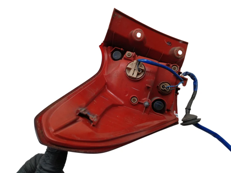 LAMPA PRAWY TYŁ TOYOTA AURIS II E18 (2012-2015) 1.4 D4D 90KM