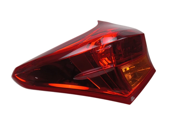 LAMPA LEWY TYŁ TOYOTA AURIS II E18 (2012-2015) 1.4 D4D 90KM