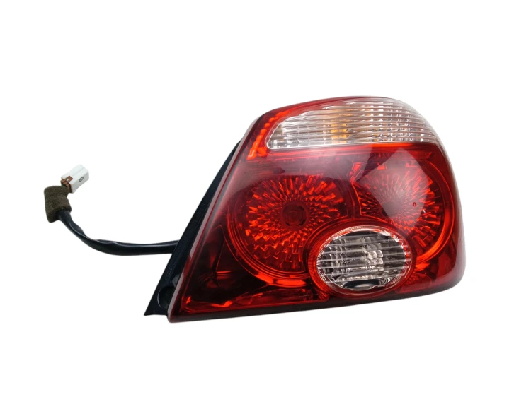 LAMPA LEWY TYŁ MITSUBISHI OUTLANDER I (2001-2006) 2.0 136KM