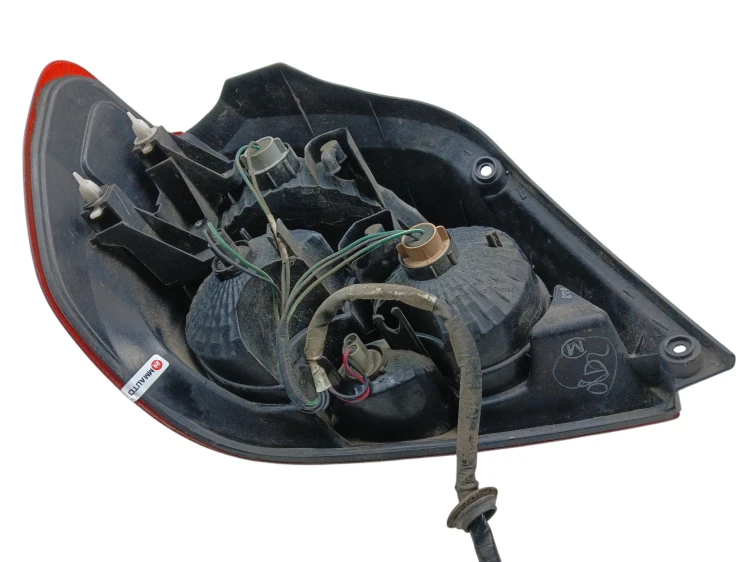 LAMPA LEWY TYŁ MITSUBISHI OUTLANDER I (2001-2006) 2.0 136KM