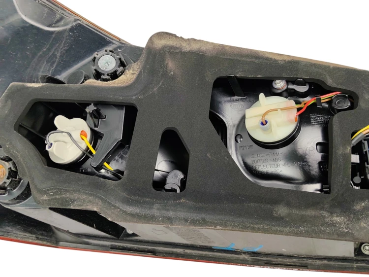 LAMPA PRAWY TYŁ CITROEN C4 PICASSO II (2013-2016) 2.0 BlueHDI 150KM KRÓTKI