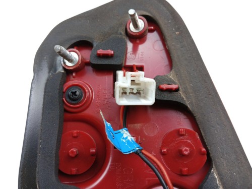 LAMPA LEWY TYŁ W KLAPE KIA SPORTAGE III (2010-2014) 2.0 CVVT 163KM