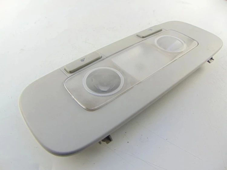 LAMPKA PODSUFITKI VOLKSWAGEN PASSAT B7 2.0 TDI 3C0947291D