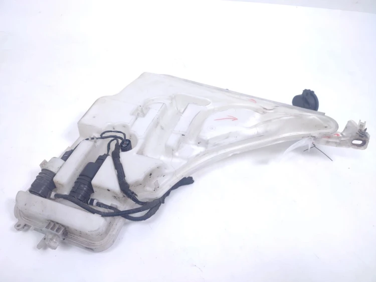 ZBIORNICZEK SPRYSKIWACZY BMW F21 (2011-2015) 1.6 T 136KM 235576