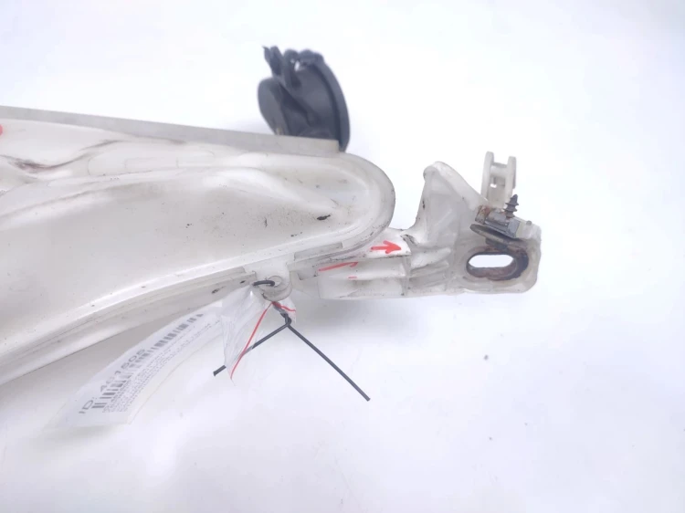 ZBIORNICZEK SPRYSKIWACZY BMW F21 (2011-2015) 1.6 T 136KM 235576