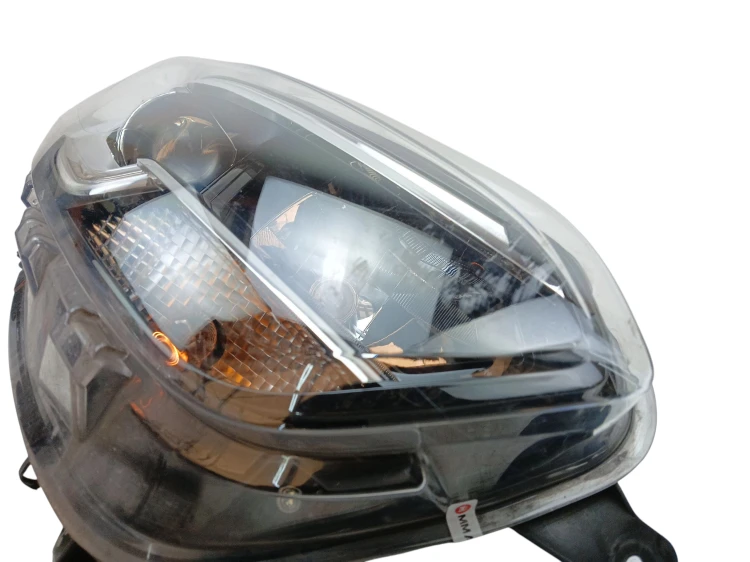 LAMPA PRAWY PRZÓD RENAULT KADJAR 260107249R