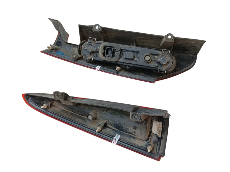 LAMPA PRAWY TYŁ RENAULT KANGOO II (2007-2013) 1.5 DCI 90KM KOMPLET Z GÓRĄ