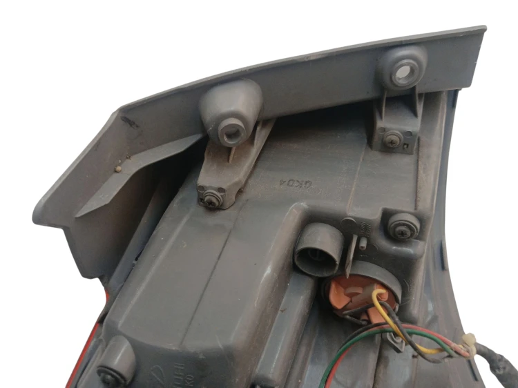 LAMPA PRAWY TYŁ HYUNDAI IX20 (2010-2015) 1.4 CRDI 78KM 92402-1K0