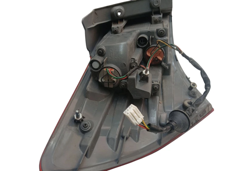 LAMPA PRAWY TYŁ HYUNDAI IX20 (2010-2015) 1.4 CRDI 78KM 92402-1K0