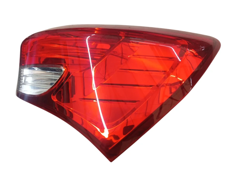 LAMPA PRAWY TYŁ HYUNDAI IX20 (2010-2015) 1.4 CRDI 78KM 92402-1K0
