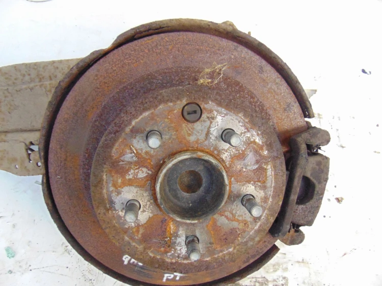 ZWROTNICA PIASTA PRAWY TYŁ NISSAN QASHQAI J10 (2007-2013) 2.0 DCI