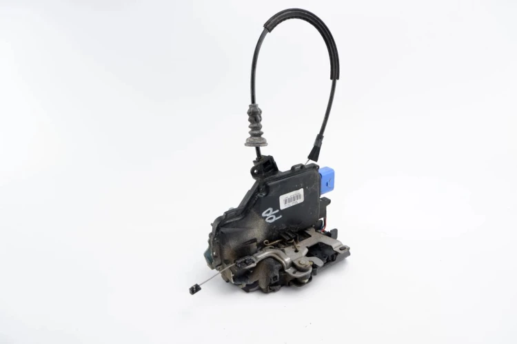 ZAMEK DRZWI PRAWY PRZÓD SKODA OCTAVIA II 3D1837016AC
