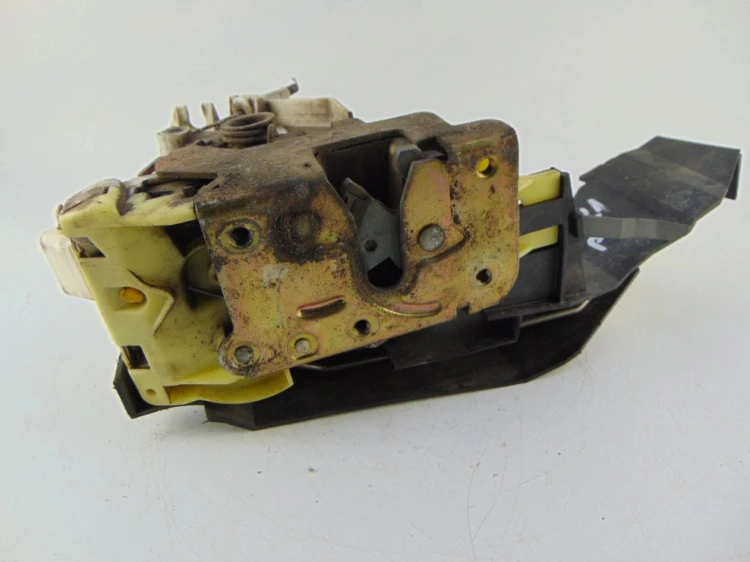 ZAMEK DRZWI PRAWY PRZÓD FORD FOCUS MK1 1.6 16V
