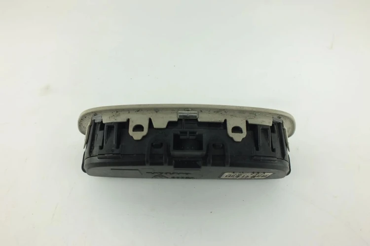 LAMPKA PODSUFITKI VOLVO V40 II CROSS COUNTRY 1.6 D2 31305650