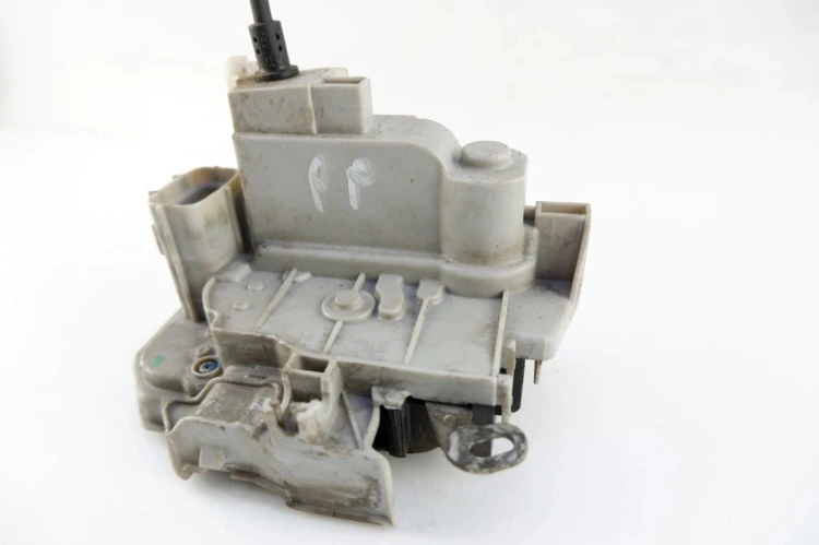 ZAMEK DRZWI PRAWY PRZÓD FIAT BRAVO II 1.6 JTD 51827955