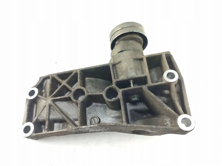 ŁAPA ALTERNATORA VOLKSWAGEN GOLF IV (1997-2006) 1.4 16V 75KM 030146169