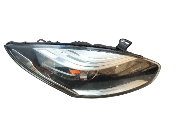 LAMPA PRAWY PRZÓD RENAULT MEGANE III LIFT (2013-2016) 1.5 DCI 110KM