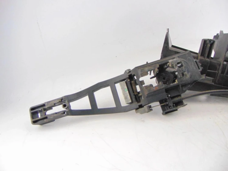 ZAMEK DRZWI LEWY PRZÓD FORD FOCUS MK2 (2004-2011) 2.0 TDCI