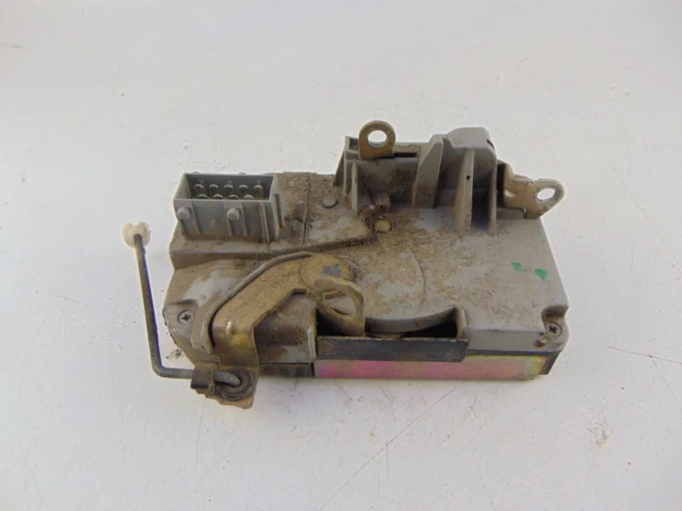 ZAMEK DRZWI PRAWY PRZÓD PEUGEOT 206 (1998-2002) 1.4 8V