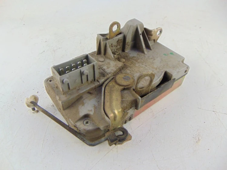 ZAMEK DRZWI PRAWY PRZÓD PEUGEOT 206 (1998-2002) 1.4 8V