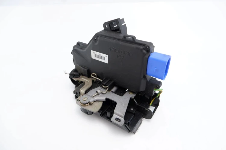 ZAMEK DRZWI PRAWY PRZÓD VOLKSWAGEN GOLF V 1.9 TDI 3D2837016