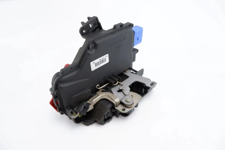 ZAMEK DRZWI PRAWY PRZÓD VOLKSWAGEN GOLF V 1.9 TDI 3D2837016
