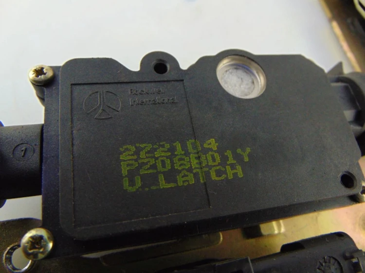 ZAMEK DRZWI BOCZNYCH LEWYCH PEUGEOT 807 (2002-2014) 2.0 HDI