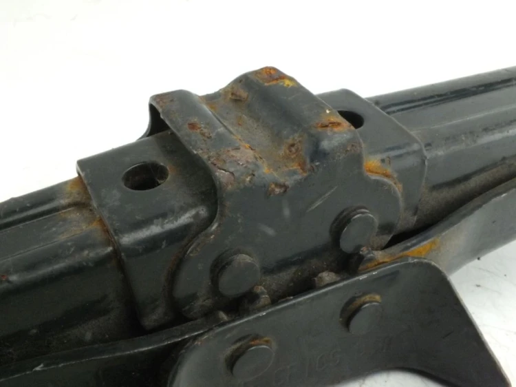 LEWAREK PODNOŚNIK SAMOCHODOWY RENAULT LAGUNA II LIFT (2005-2007) 2.0 DCI