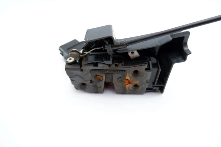ZAMEK DRZWI LEWY PRZÓD FORD FOCUS MK2 (2004-2011) 1.8 16V