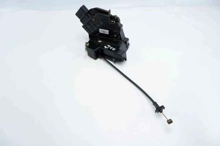 ZAMEK DRZWI LEWY PRZÓD FORD FOCUS MK2 (2004-2011) 1.8 16V